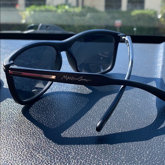 Maui and Sons sunglass